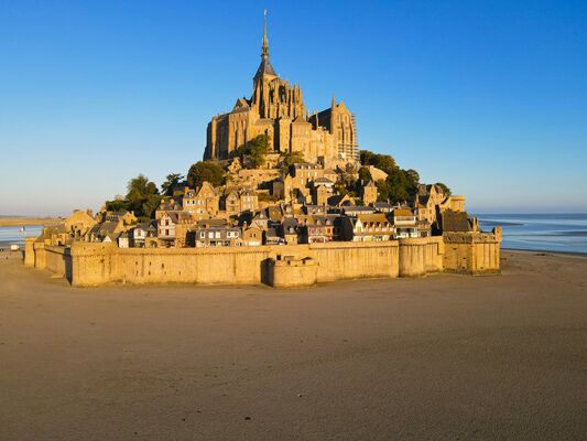 Monet's Garden / Versailles / Mont Saint-Michel