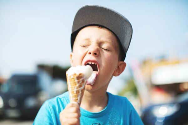 Kids eating ice-cream